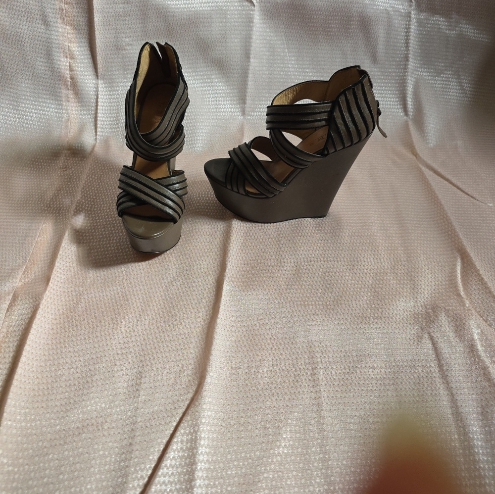 L.A.M.B. Women’s Strappy Wedge Sandals in Brown/Black
